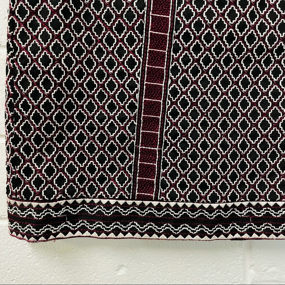 Decjuba. Geometric Embroidered Mini Skirt. Size 10 - Picture 3 of 8